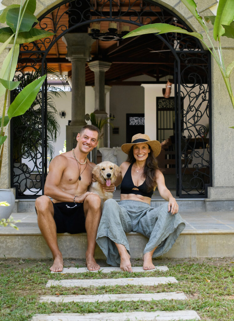 Zakwaterowanie na 7 nocy w pięknym nowym ośrodku Roots Retreat w Unawatuna, na południowym wybrzeżu Sri Lanki.